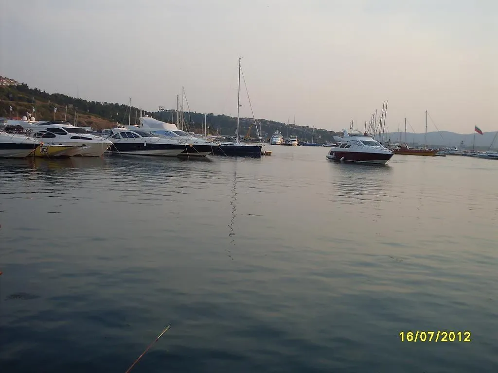 Sea Sunrise- Sozopol Apartment